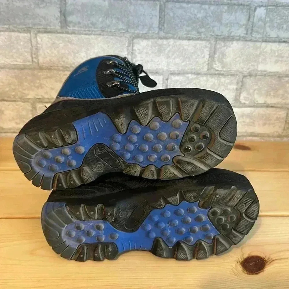 Big Kid Kamik Luke 2 Winter Boots, Size 4, Blue/Black - Picture 4 of 4